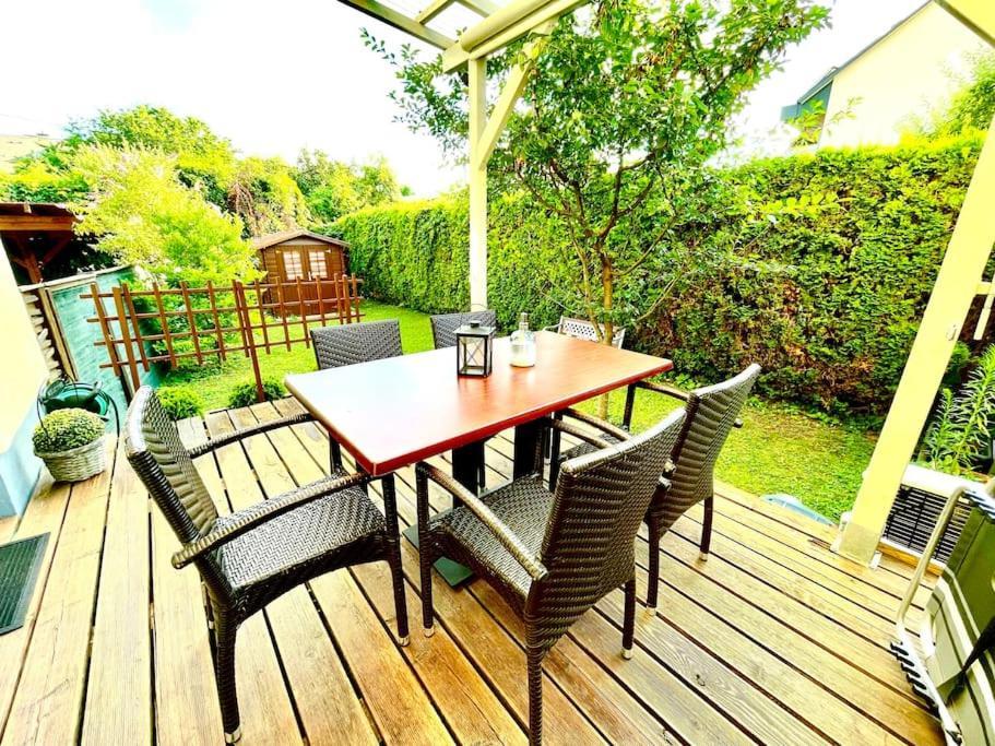 Schoene Wohnung Mit Eigenen Eingang Und Terrasse Gosseling Exteriör bild